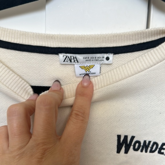 Zara Wonder Women cropped pullover. Size Small - Picture 2 of 4